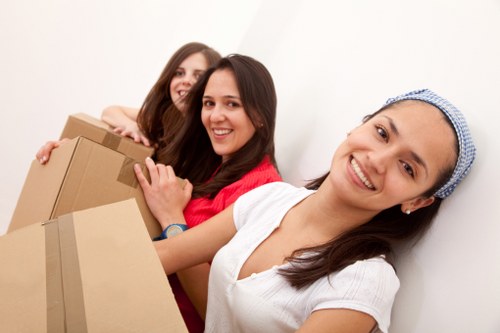 Moving service information with quotation request